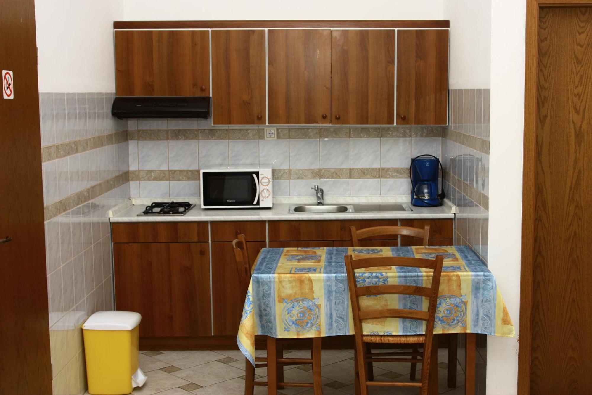 Apartments And Rooms Villa Chiara クルニカ エクステリア 写真