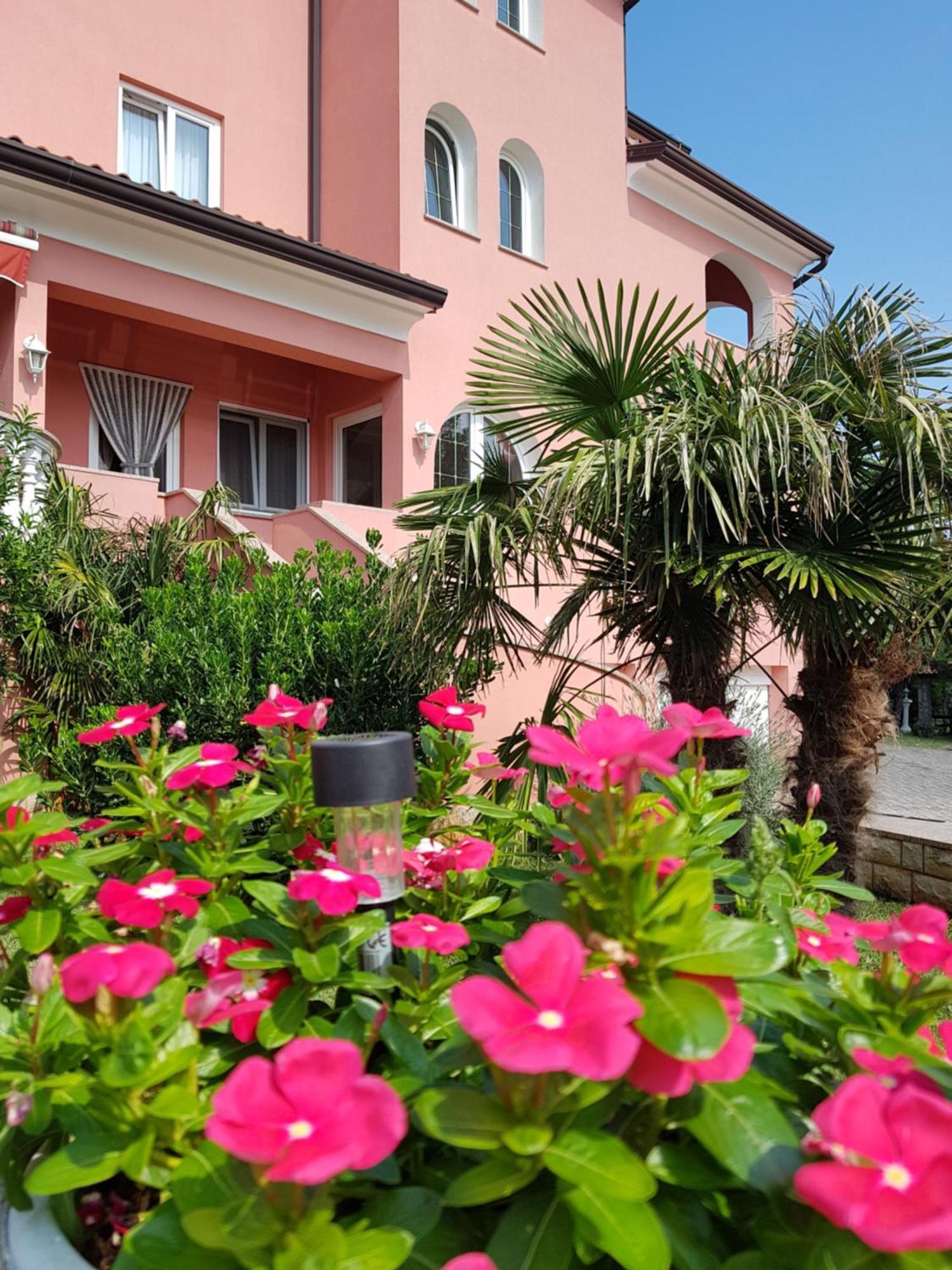 Apartments And Rooms Villa Chiara クルニカ エクステリア 写真