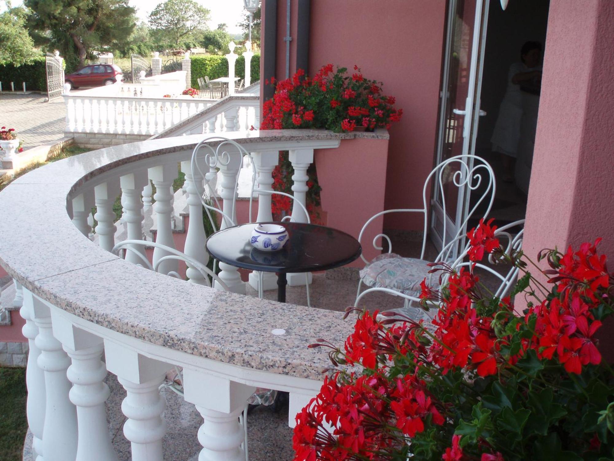 Apartments And Rooms Villa Chiara クルニカ エクステリア 写真