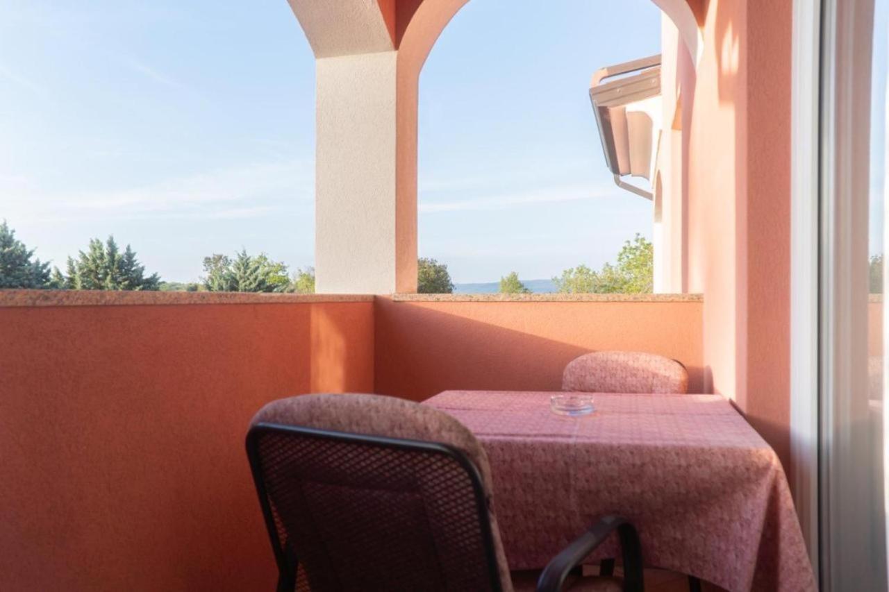 Apartments And Rooms Villa Chiara クルニカ エクステリア 写真