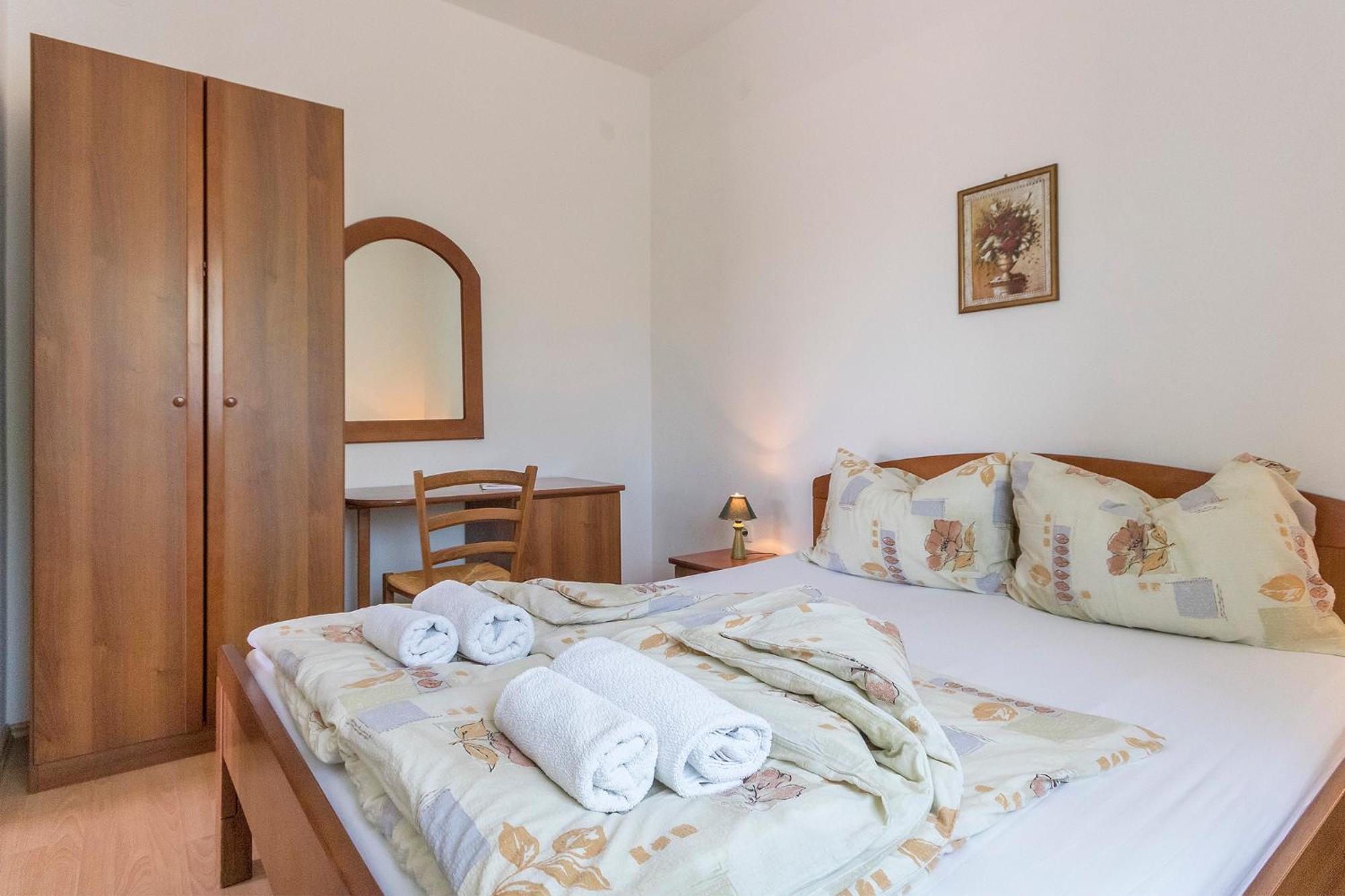 Apartments And Rooms Villa Chiara クルニカ エクステリア 写真