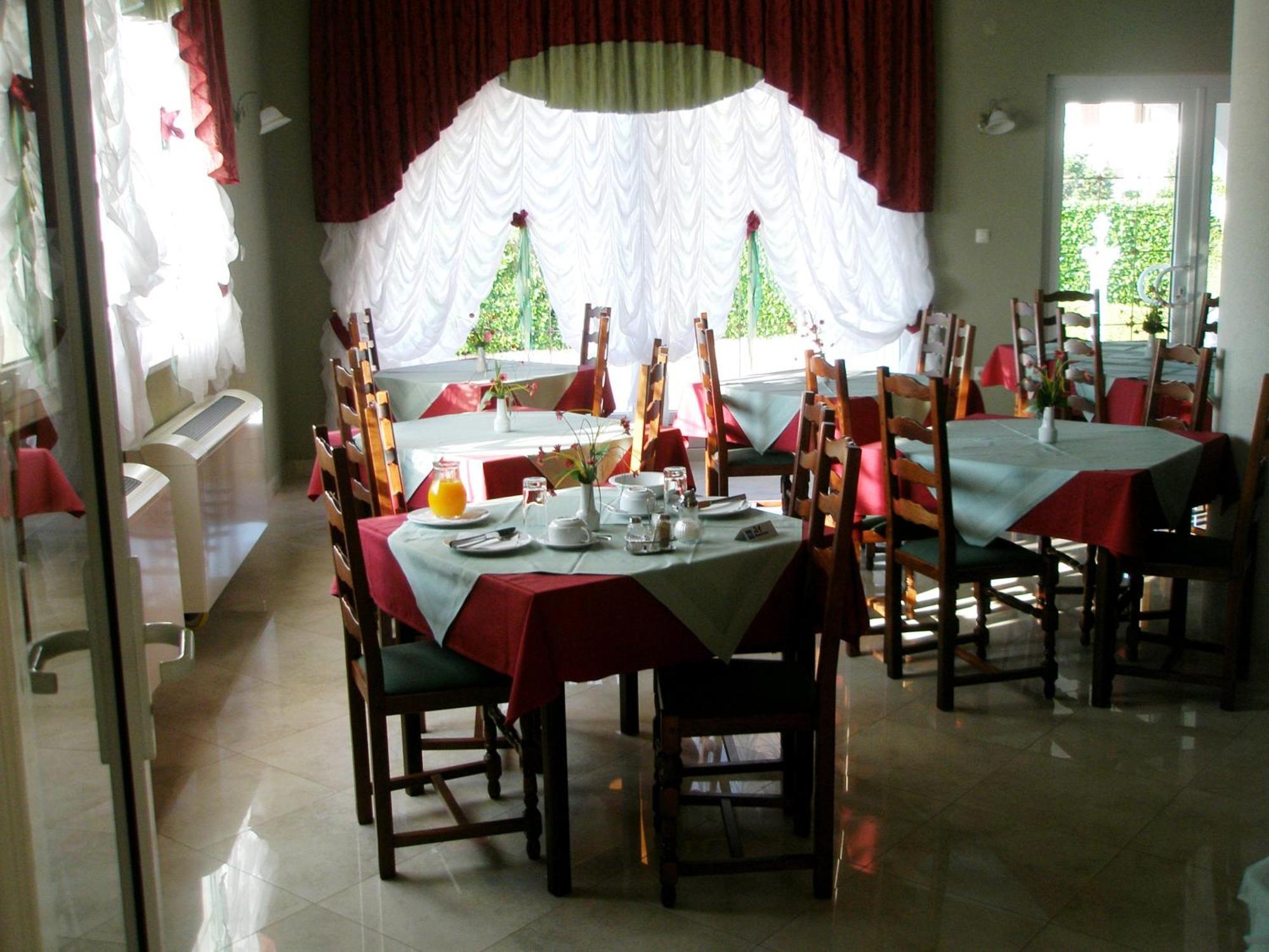 Apartments And Rooms Villa Chiara クルニカ エクステリア 写真
