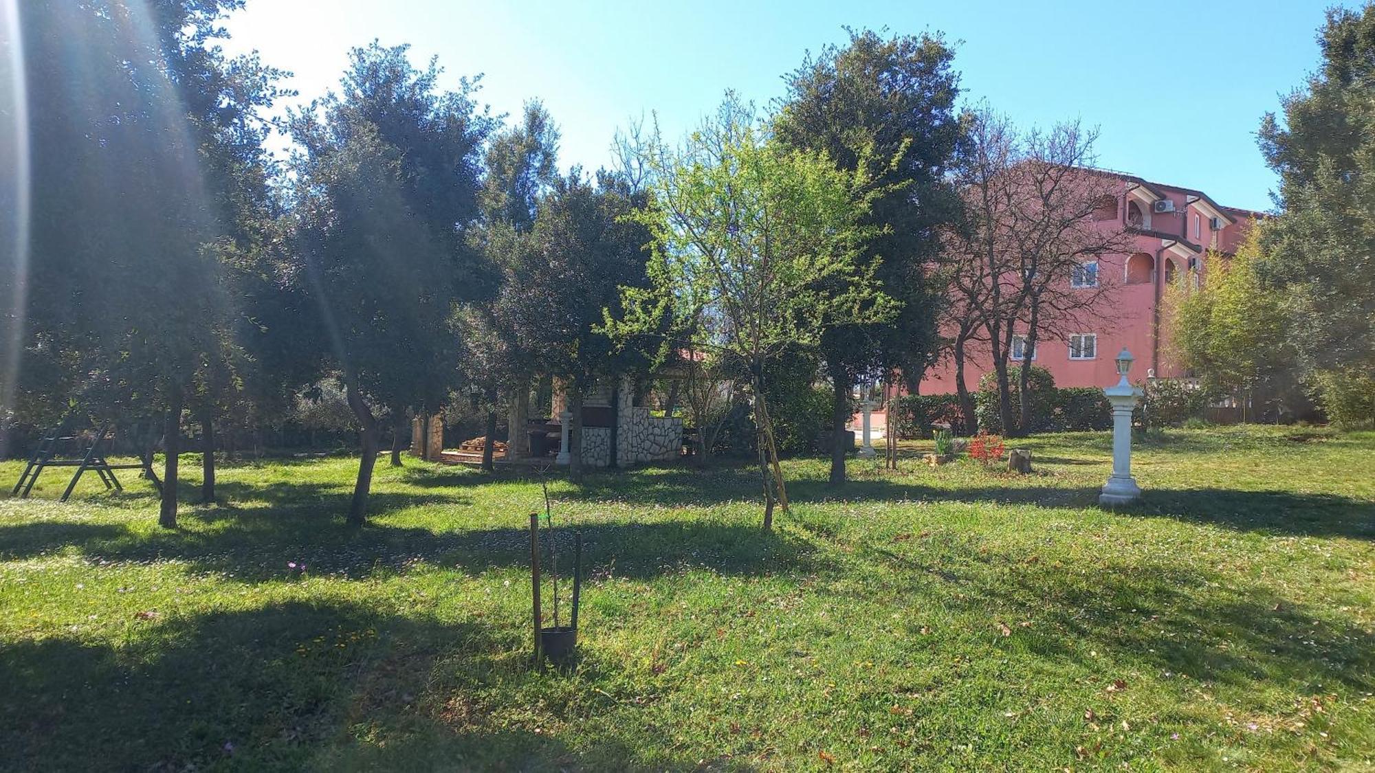 Apartments And Rooms Villa Chiara クルニカ エクステリア 写真